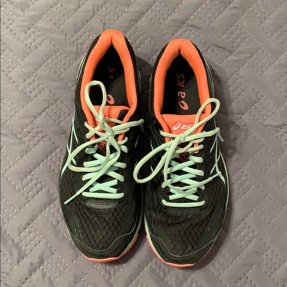 Asics shoes! - Picture 4 of 7